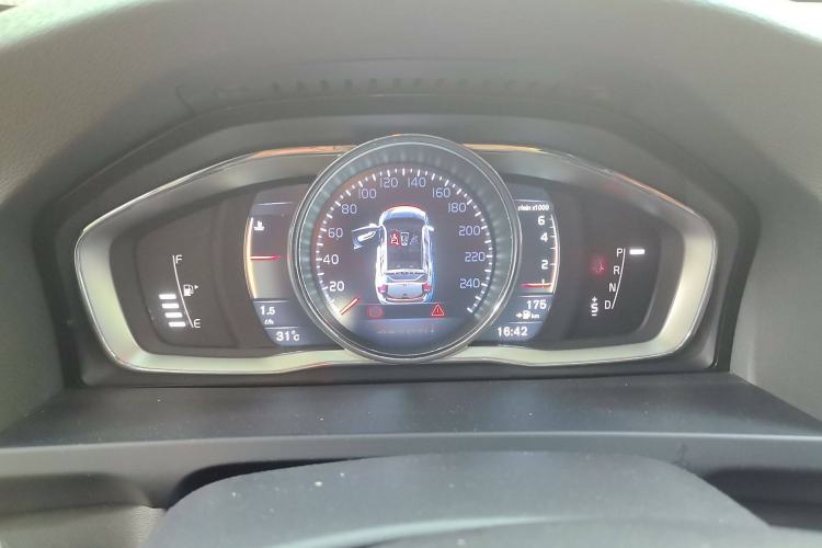 Used Volvo V60 2016 Cross Country T6 AWD Instrument Cluster