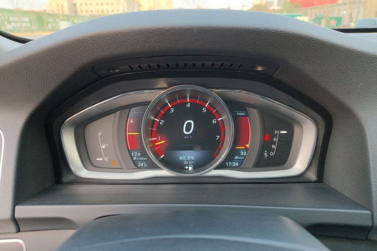 Used Volvo V60 2016 Cross Country T6 AWD Instrument Cluster