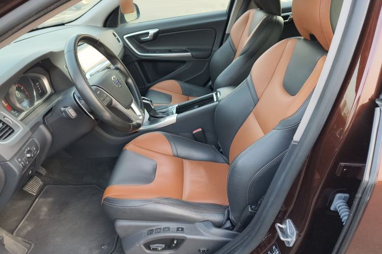 Used Volvo V60 2016 Cross Country T6 AWD Left Front Seat