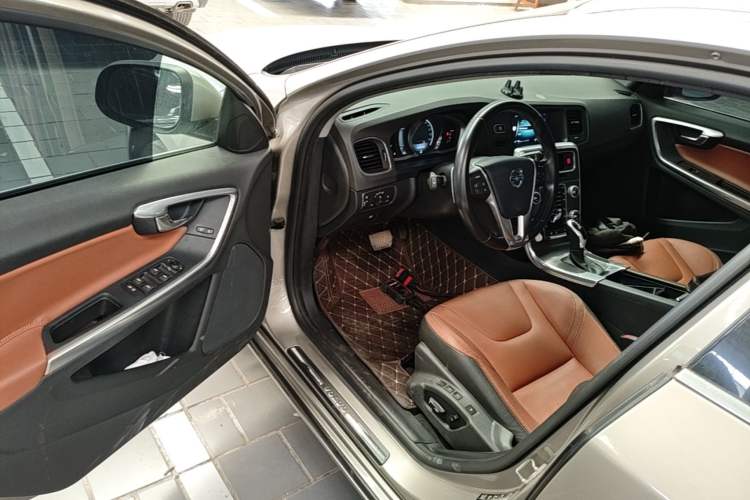 Used Volvo V60 2016 T5 Zhiya Edition Driver Seat