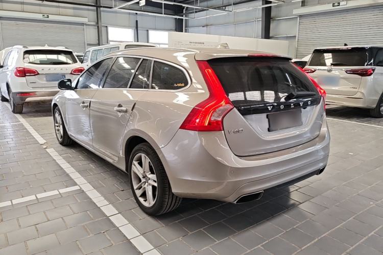 Used Volvo V60 2016 T5 Zhiya Edition Exterior 2