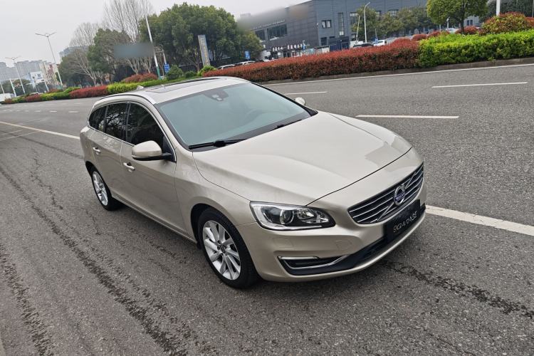Used Volvo V60 2016 T5 Zhiyi Edition Exterior 2