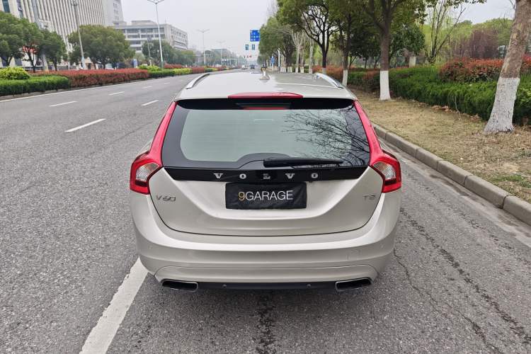 Used Volvo V60 2016 T5 Zhiyi Edition Exterior 5