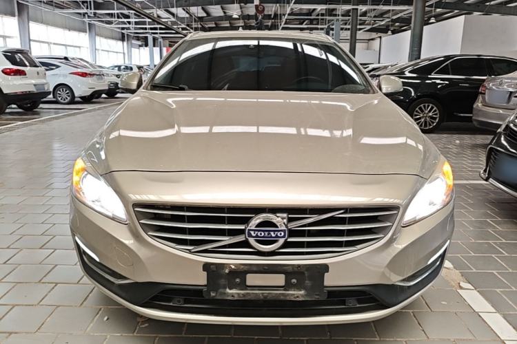Used Volvo V60 2016 T5 Zhiya Edition Front