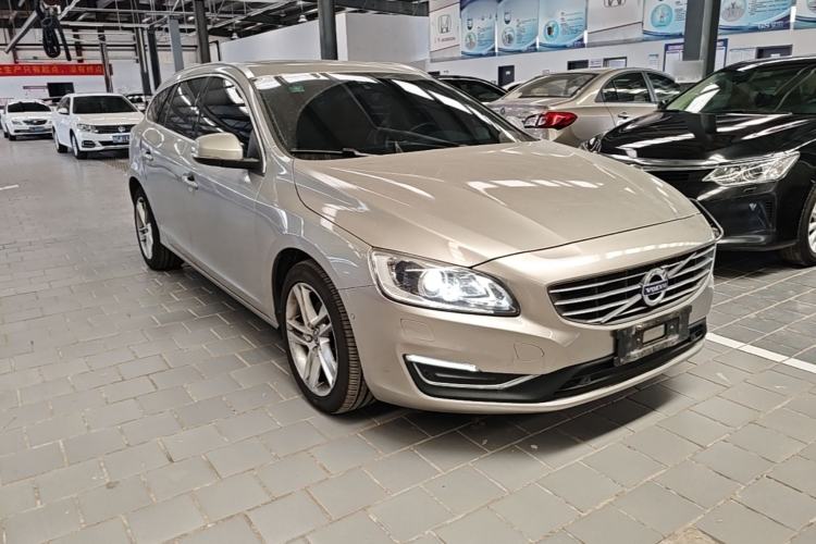 Used Volvo V60 2016 T5 Zhiya Edition Front Right 45 Deg