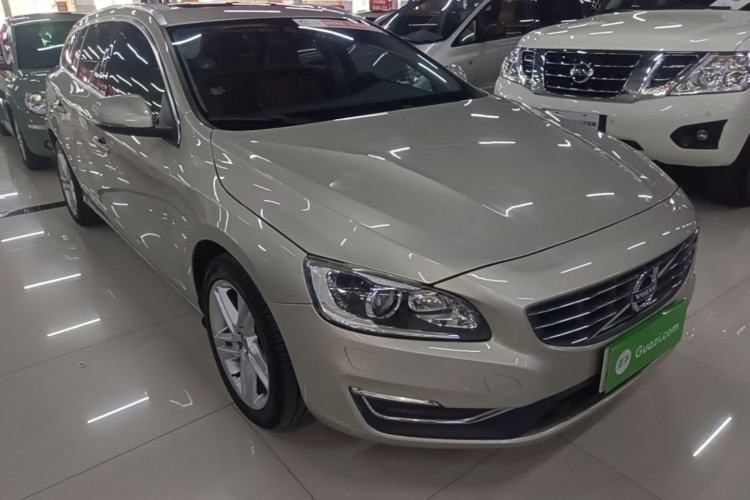 Used Volvo V60 2016 T5 Zhiya Edition Front Right 45 Deg