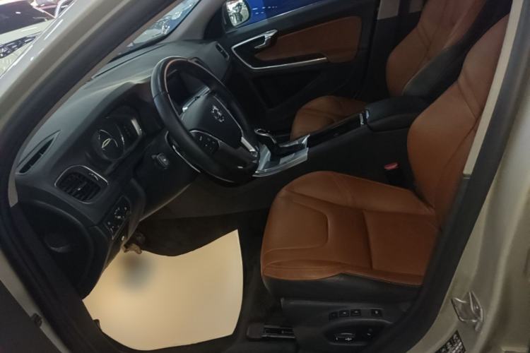 Used Volvo V60 2016 T5 Zhiya Edition Left Front Seat