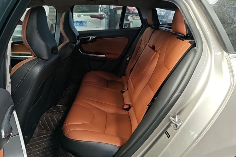 Used Volvo V60 2016 T5 Zhiya Edition Left Rear Seat