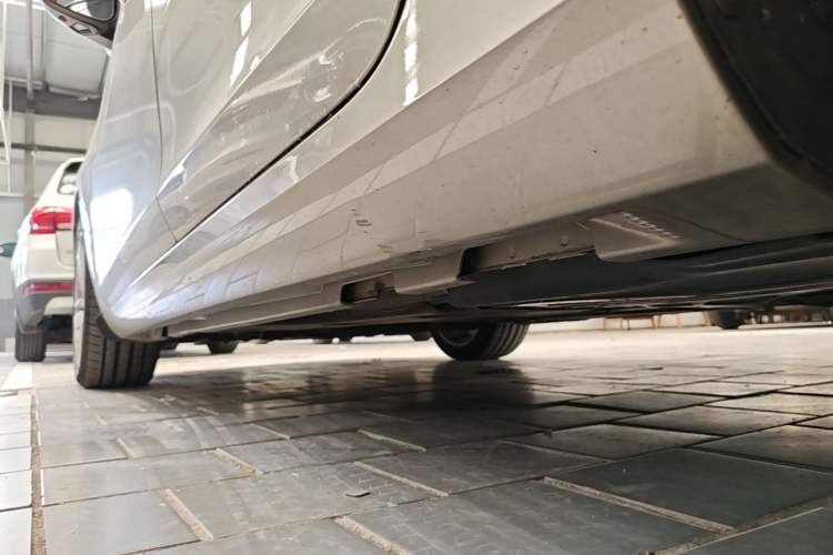 Used Volvo V60 2016 T5 Zhiya Edition Left Side Sill