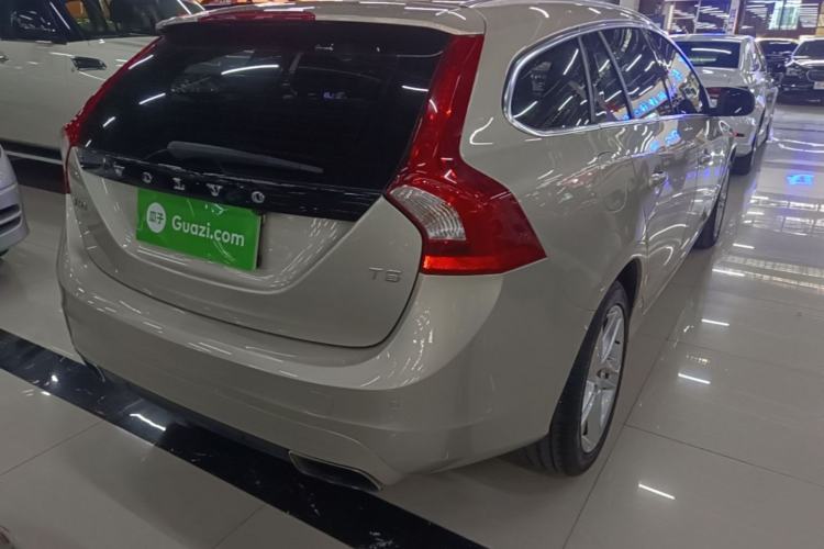 Used Volvo V60 2016 T5 Zhiya Edition Rear Right 45 Deg