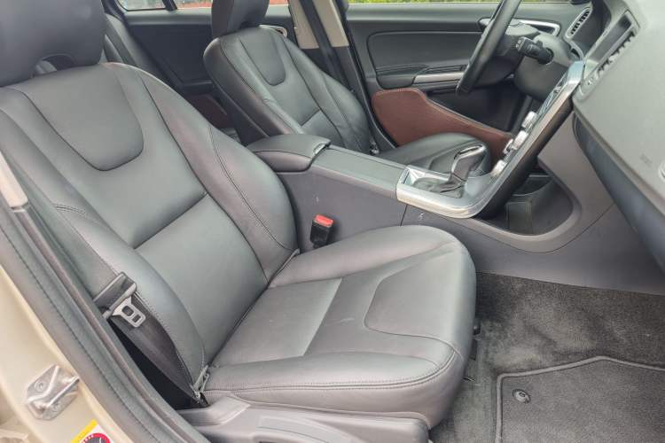 Used Volvo V60 2016 T5 Zhiyi Edition Right Front Seat
