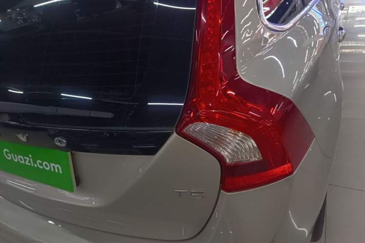 Used Volvo V60 2016 T5 Zhiya Edition Right Rear Taillight