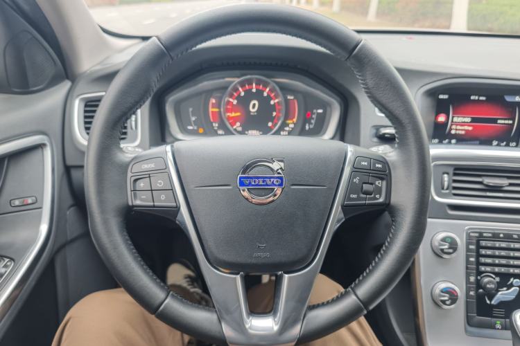 Used Volvo V60 2016 T5 Zhiyi Edition Steering Wheel