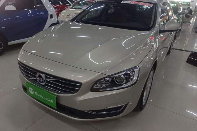 Used Volvo V60 2016 T5 Zhiya Edition Guazi used car, China used car export, Used car for sale, Used cars, Cheapest cars for sale