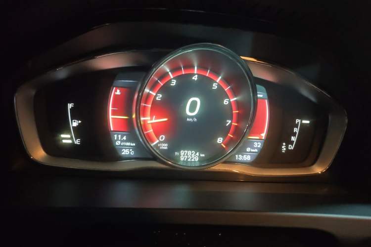 Used Volvo V60 2016 Cross Country T6 AWD Instrument Cluster