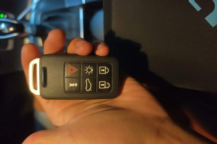 Used Volvo V60 2016 Cross Country T6 AWD Vehicle Key