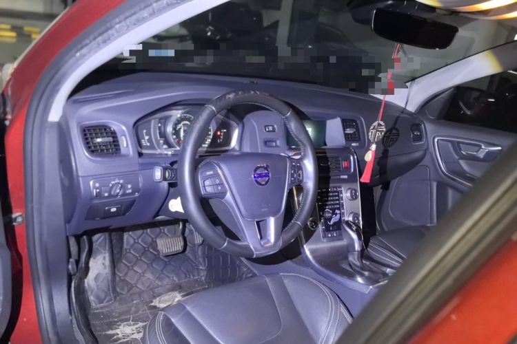 Used Volvo V60 2016 T5 Zhiya Edition Center Console
