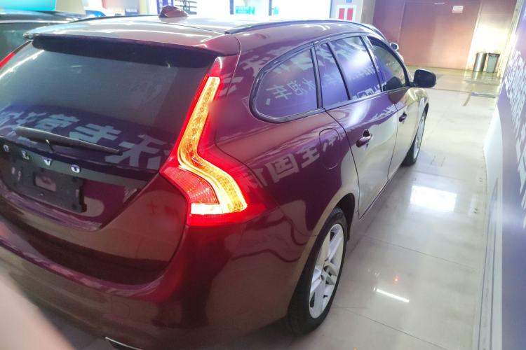 Used Volvo V60 2016 T5 Zhiya Edition Exterior 5