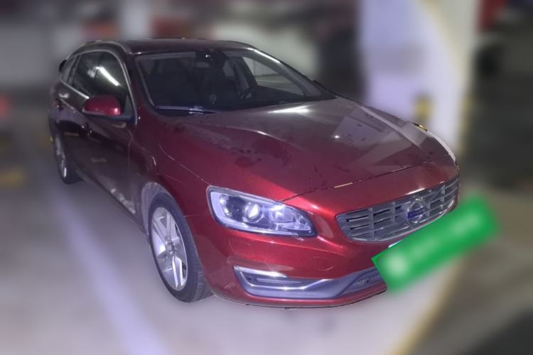 Used Volvo V60 2016 T5 Zhiya Edition Front Right 45 Deg