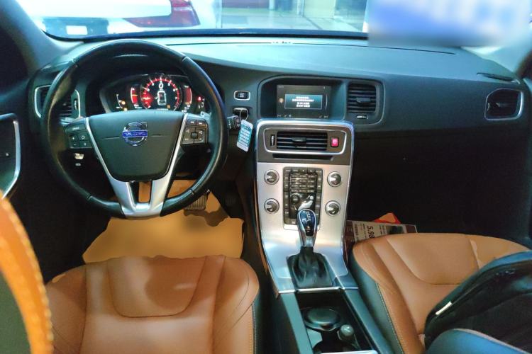 Used Volvo V60 2016 T5 Zhiya Edition Interior 2
