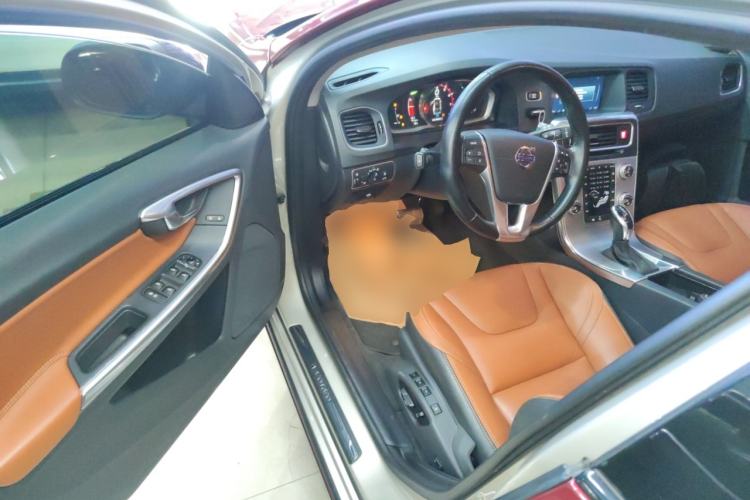 Used Volvo V60 2016 T5 Zhiya Edition Interior 3
