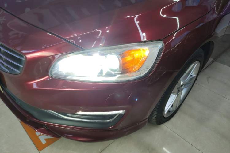 Used Volvo V60 2016 T5 Zhiya Edition Left Front Headlight