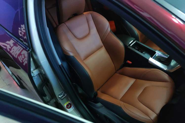 Used Volvo V60 2016 T5 Zhiya Edition Right Front Seat