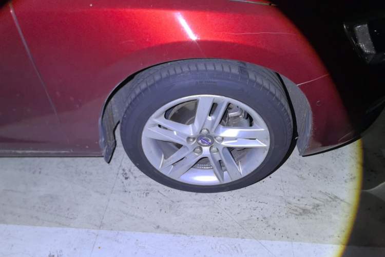 Used Volvo V60 2016 T5 Zhiya Edition Right Front Wheel Hub