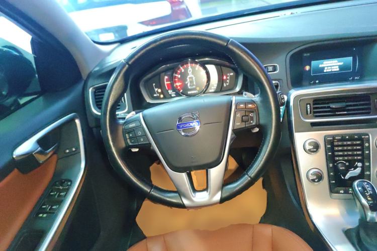 Used Volvo V60 2016 T5 Zhiya Edition Steering Wheel