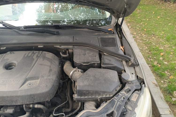 Used Volvo V60 2016 T5 Zhiyi Edition Engine Bay Left