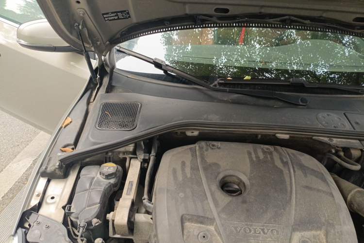 Used Volvo V60 2016 T5 Zhiyi Edition Engine Bay Right