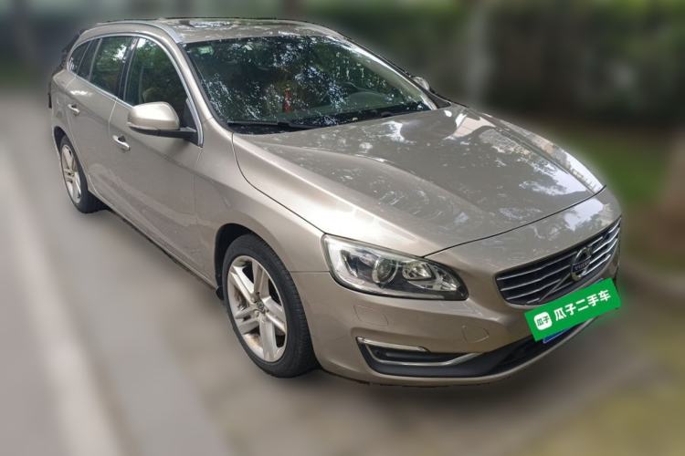 Used Volvo V60 2016 T5 Zhiyi Edition Front Right 45 Deg