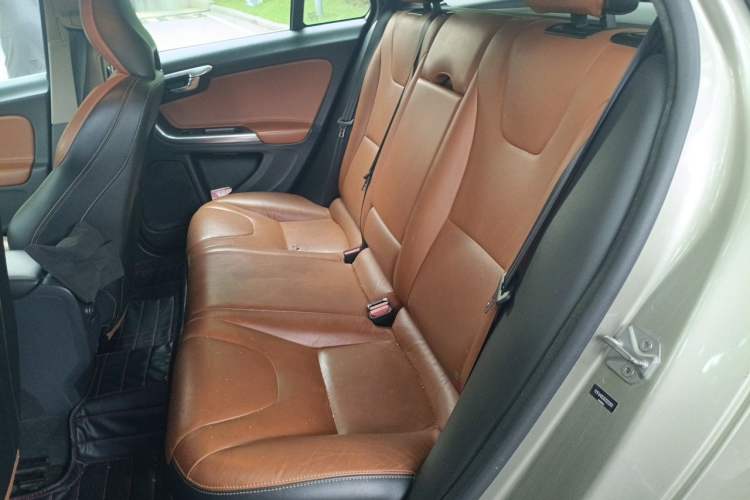 Used Volvo V60 2016 T5 Zhiyi Edition Left Rear Seat