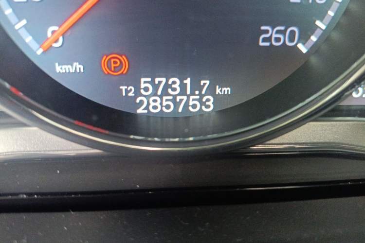 Used Volvo V60 2016 T5 Zhiyi Edition Odometer Close Up
