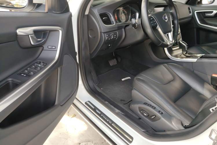 Used Volvo V60 2016 T5 Zhiyi Edition Driver Seat