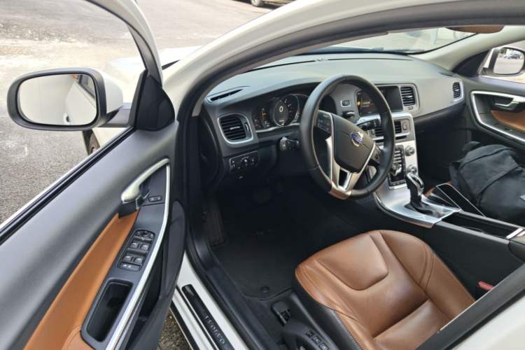Used Volvo V60 2016 T5 Zhiya Edition Driver Seat