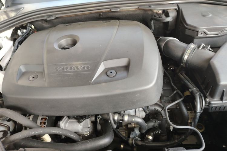 Used Volvo V60 2016 T5 Zhiyi Edition Engine Bay