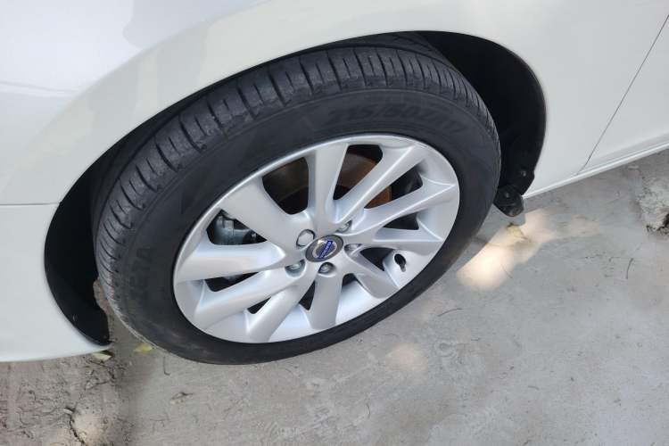 Used Volvo V60 2016 T5 Zhiyi Edition Exterior 4