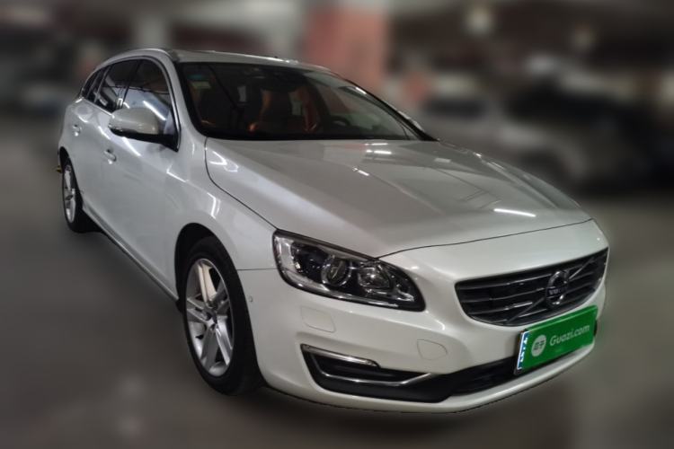 Used Volvo V60 2016 T5 Zhiya Edition Front Right 45 Deg