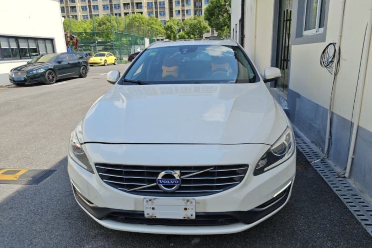 Used Volvo V60 2016 T5 Zhiya Edition Front
