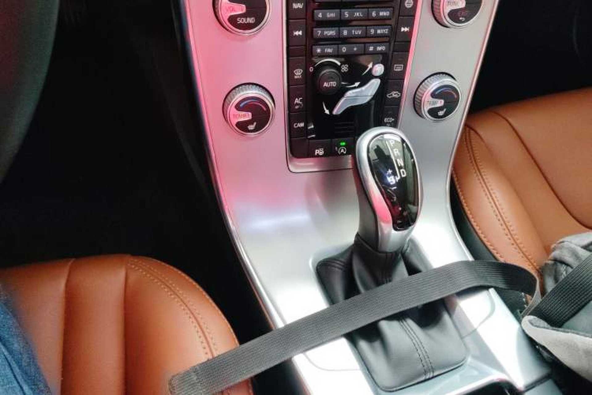 Used Volvo V60 2016 T5 Zhiya Edition Gear Lever