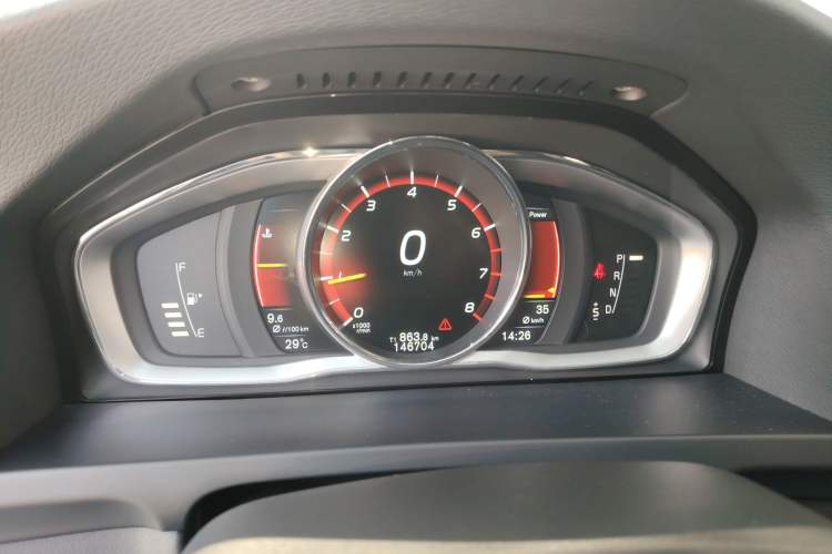 Used Volvo V60 2016 T5 Zhiyi Edition Instrument Cluster