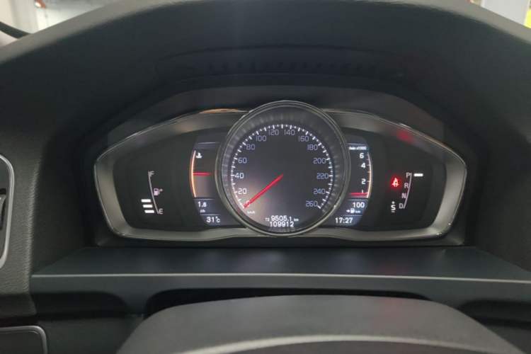 Used Volvo V60 2016 Cross Country T6 AWD Instrument Cluster