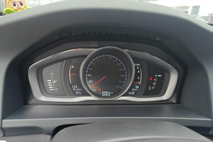 Used Volvo V60 2016 Cross Country T6 AWD Instrument Cluster