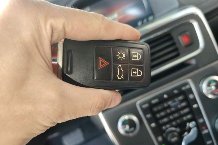 Used Volvo V60 2016 T5 Zhiyi Edition Interior 1