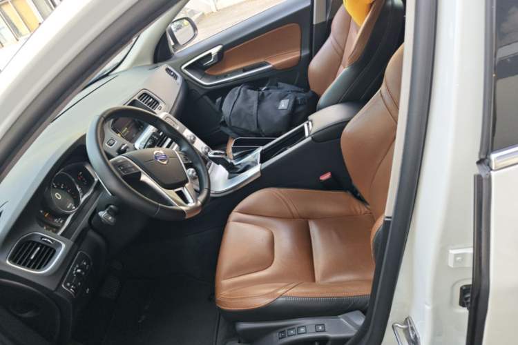 Used Volvo V60 2016 T5 Zhiya Edition Left Front Seat