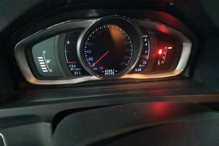 Used Volvo V60 2016 T5 Zhiya Edition Odometer Close Up