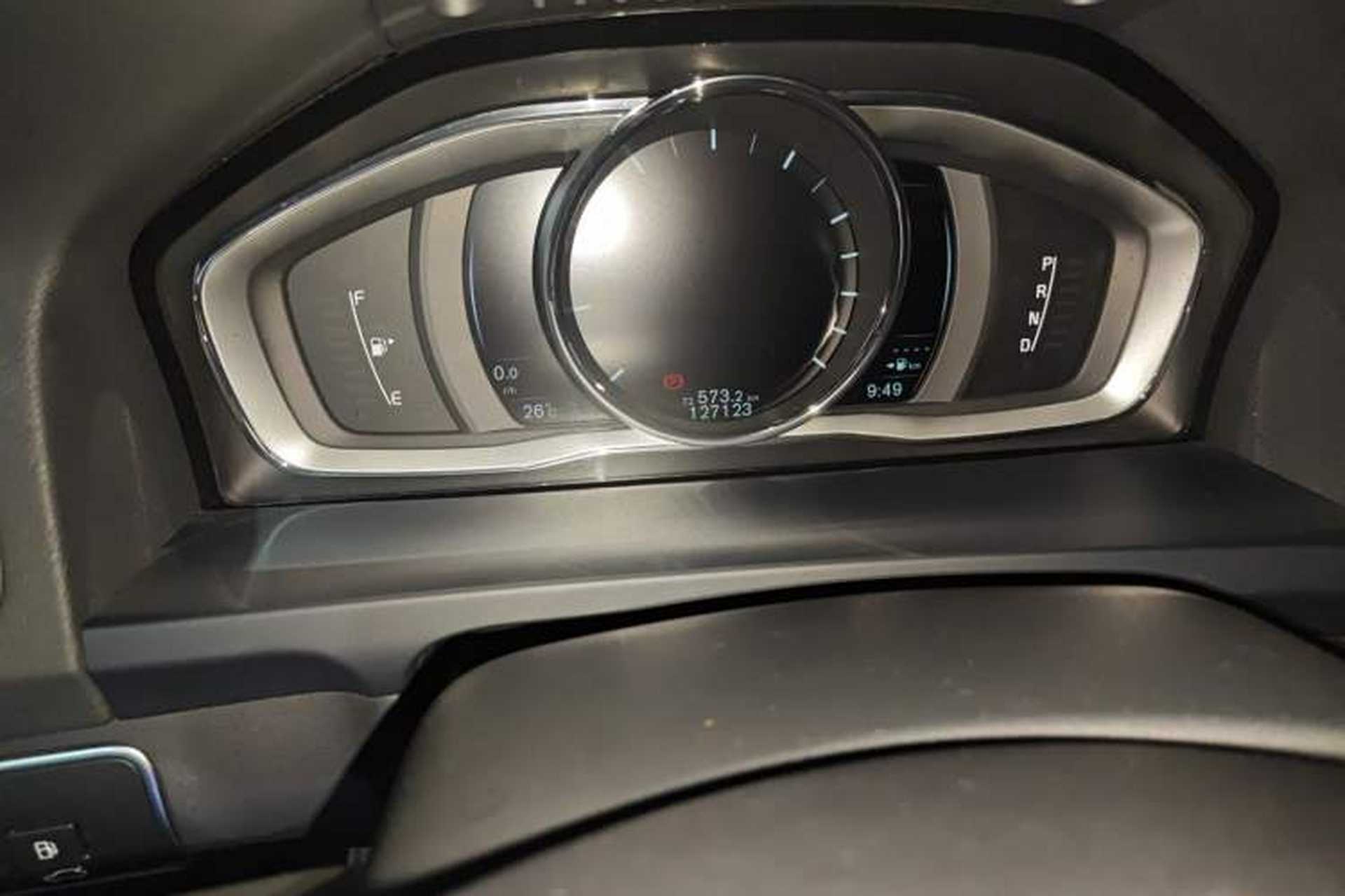 Used Volvo V60 2016 T5 Zhiya Edition Odometer Close Up