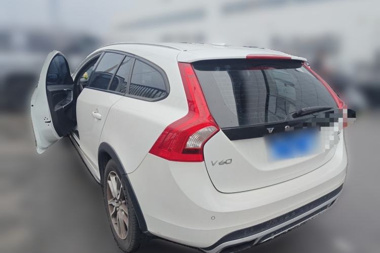 Used Volvo V60 2016 Cross Country T6 AWD Rear Left 45 Deg