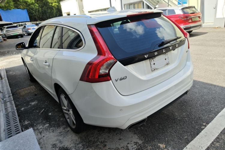 Used Volvo V60 2016 T5 Zhiya Edition Rear Left 45 Deg